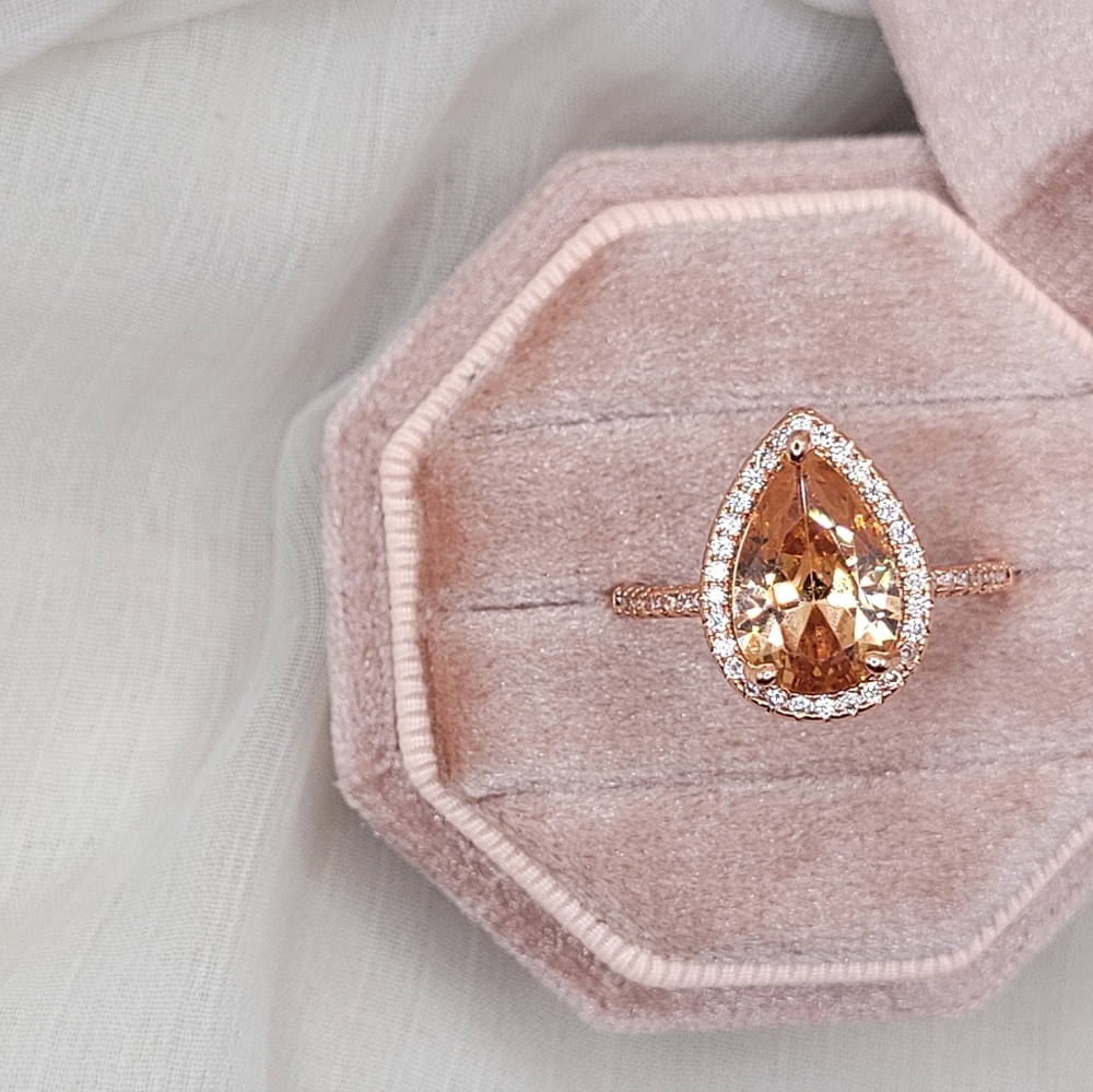 Pear-Shaped Champagne Diamond Halo Ring in Rose Gold
